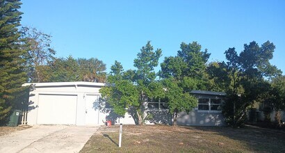 Building Photo - 1013 Lewis Dr
