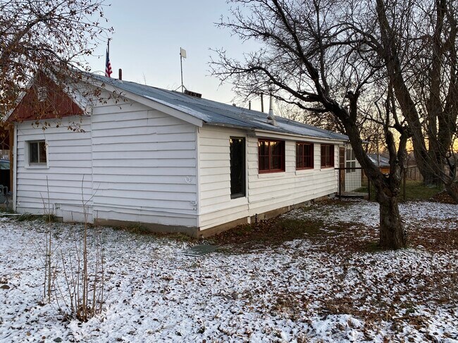 Building Photo - 795 E East Ct