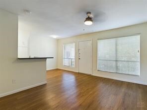 Building Photo - 2207 Leon St