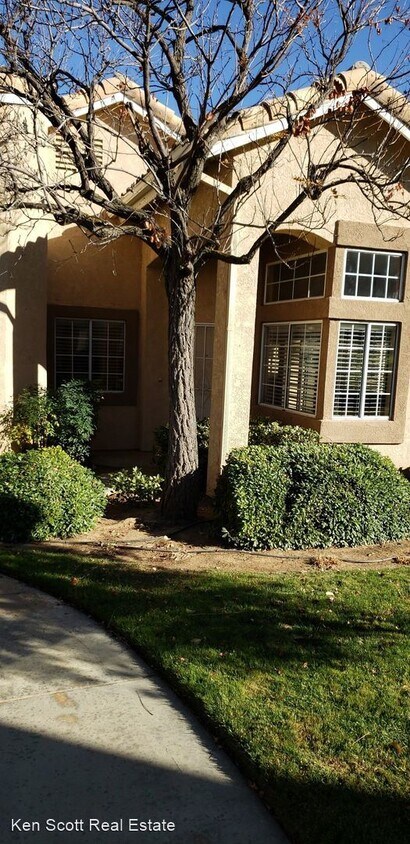 Foto principal - 2 br, 2 bath House - 755 La Costa Dr.