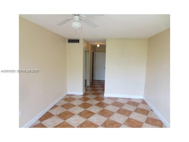 Foto del edificio - 1351 NE 191st St