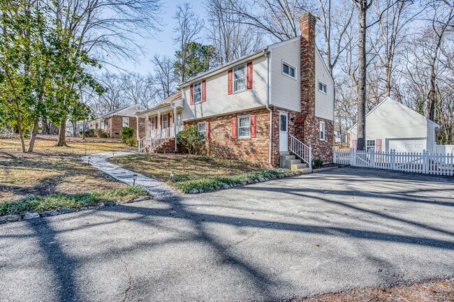 Foto del edificio - Spacious Chesterfield Home Move In Ready