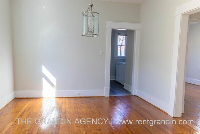 Foto del edificio - 4705 Surrey Ave NW