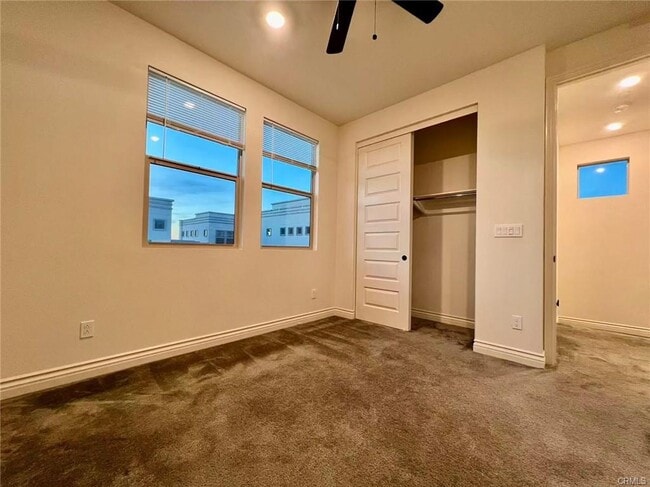 Building Photo - 186 Frame