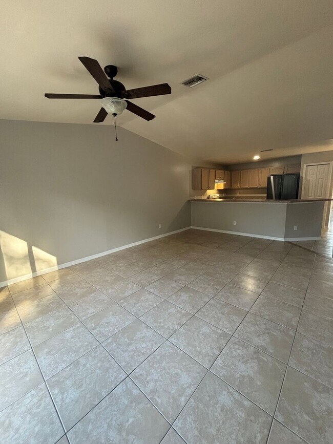 Foto del edificio - 5319 Centennial Blvd