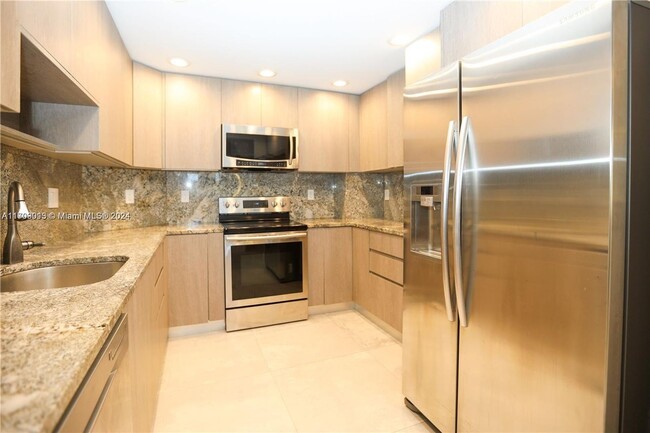 Photo - 300 Bayview Dr House