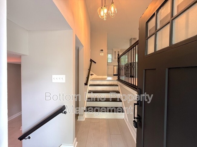 Foto del edificio - 4117 Oak Forest Dr