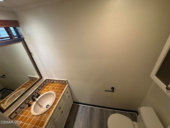 Foto del edificio - 12115 Valleyheart Dr