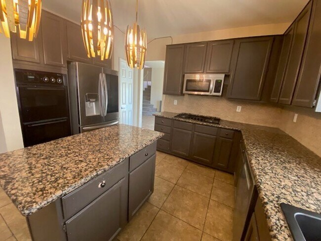 Building Photo - 2640 Ohio Ct