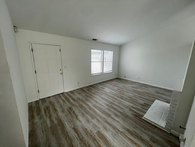 Foto del edificio - 5108 Vigna Way