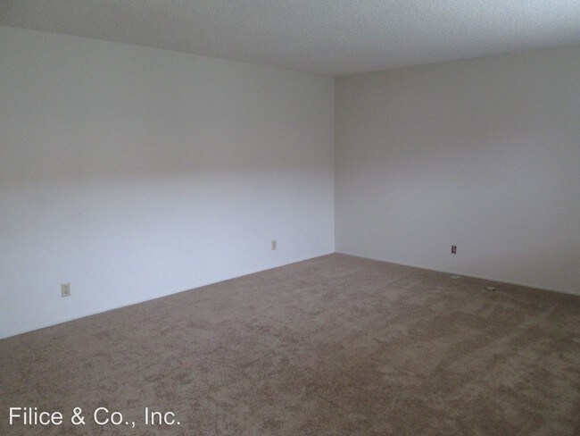 Building Photo - 1261 Juniper Dr