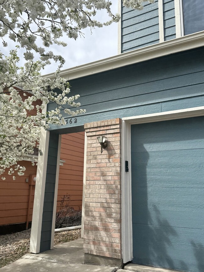 Building Photo - 9362 W Coal Mine Ave