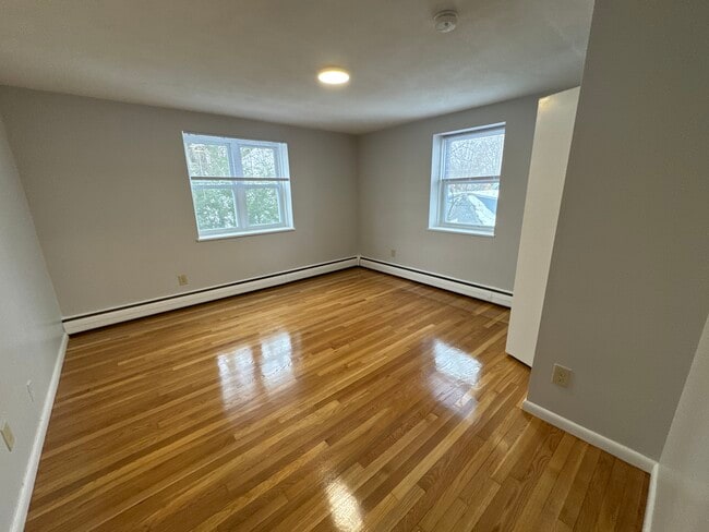 Building Photo - 90 Babcock St