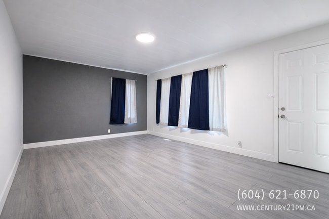 Building Photo - 2329 Mouldstade Rd