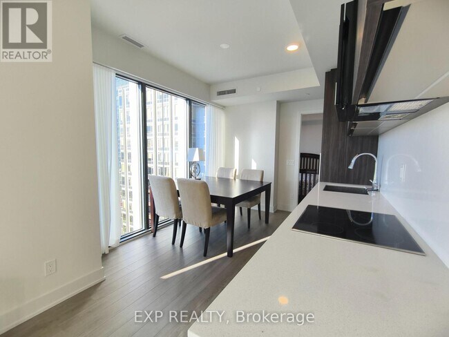 Building Photo - 8 Cumberland St