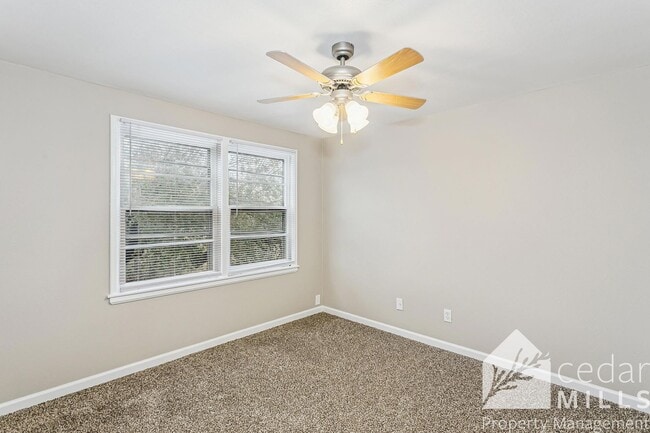 Foto del edificio - Large bi-level duplex in College Hill