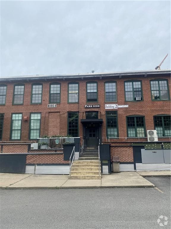 Building Photo - 1117 Douglas Ave