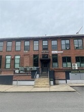 Building Photo - 1117 Douglas Ave