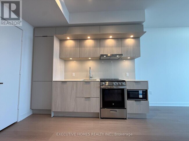 Photo du bâtiment - 448 Burnhamthorpe Rd W