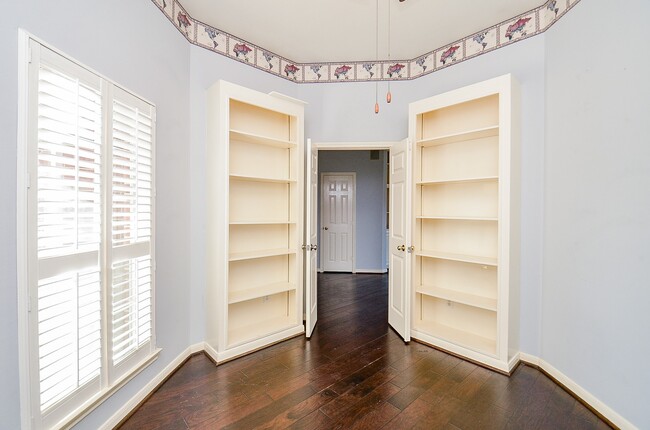 Building Photo - 3202 Shadowchase Ct