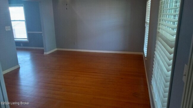 Building Photo - 9510 Gateway Dr