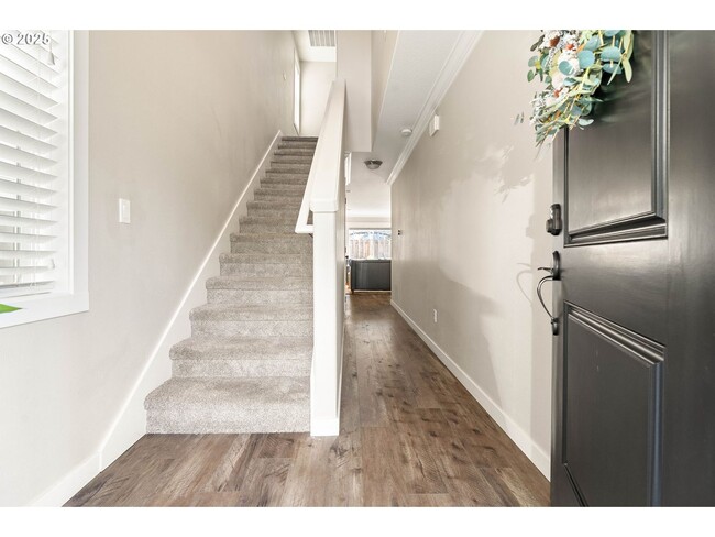 Building Photo - Beautiful 4 Bed, 3 Bath Canby Home for Rent