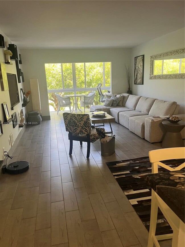 Foto del edificio - 1401 SW 128th Terrace