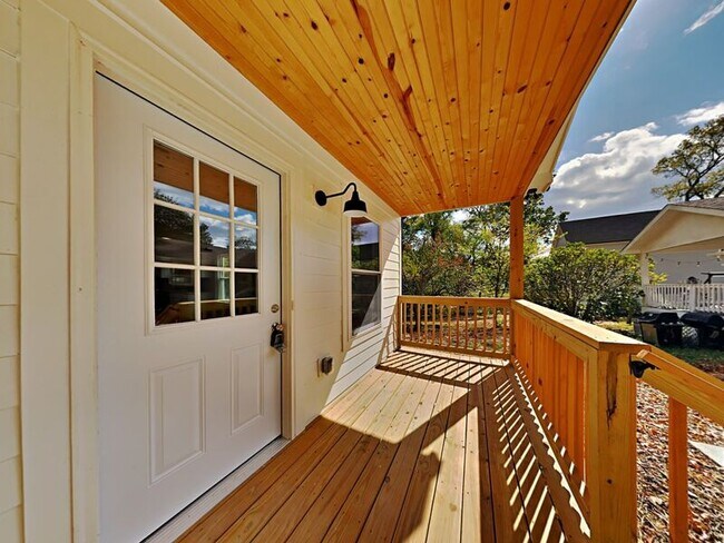 Building Photo - 3806 Chambers Dr