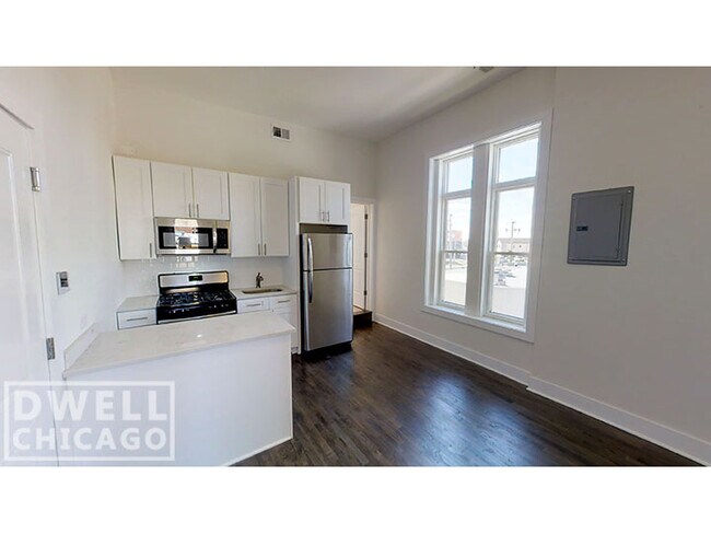 Building Photo - 2362 N Clybourn Ave
