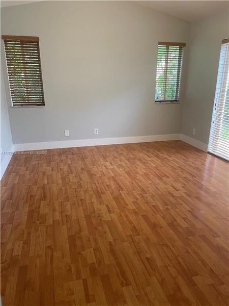 Foto del edificio - 4432 Dogwood Cir
