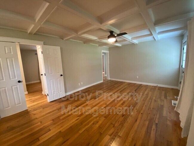Foto del edificio - 318 Williams Dr