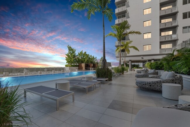 Crest at Pinecrest - Crest at Pinecrest Apartments