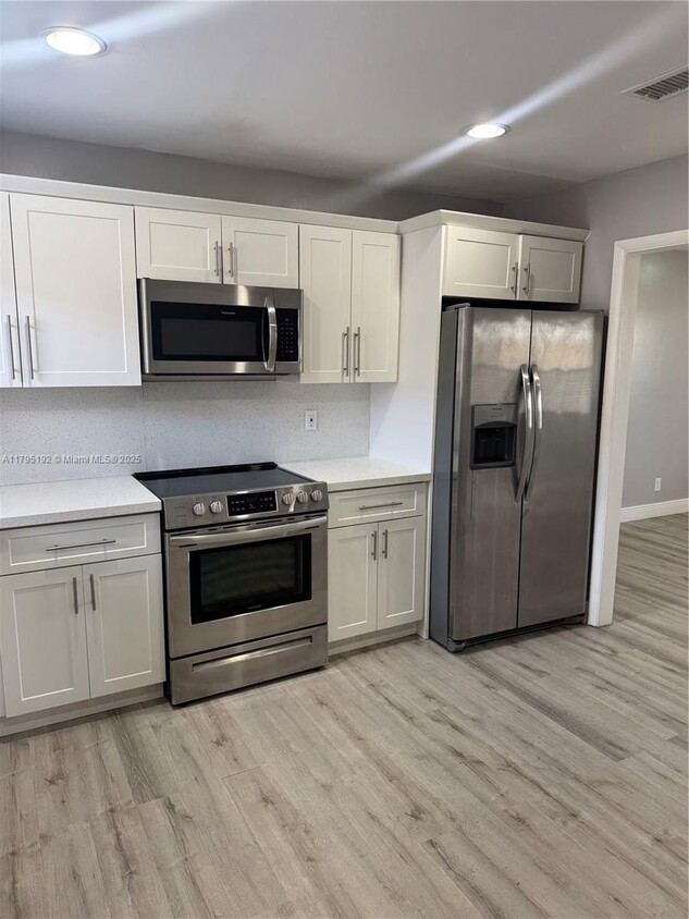 Foto principal - 2 bedroom in Hallandale FL 33009