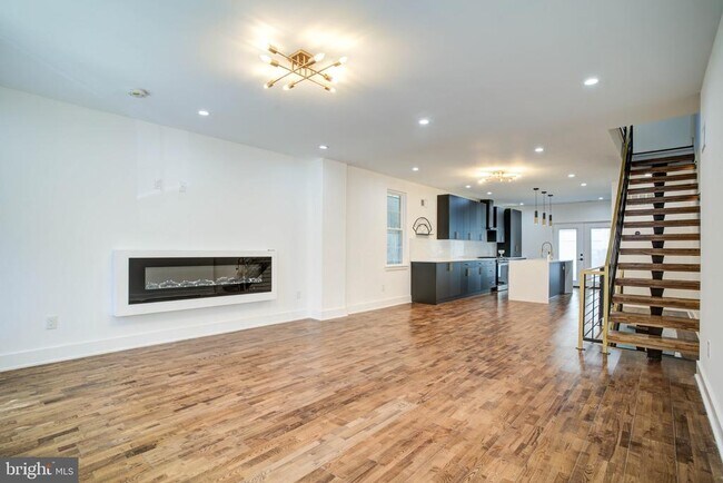 Foto del edificio - 3038 Salmon St