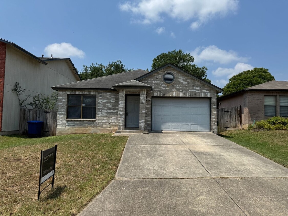 Primary Photo - CUTE 3 BR HOME IN NEISD SCHOOLS WITH EASY ...
