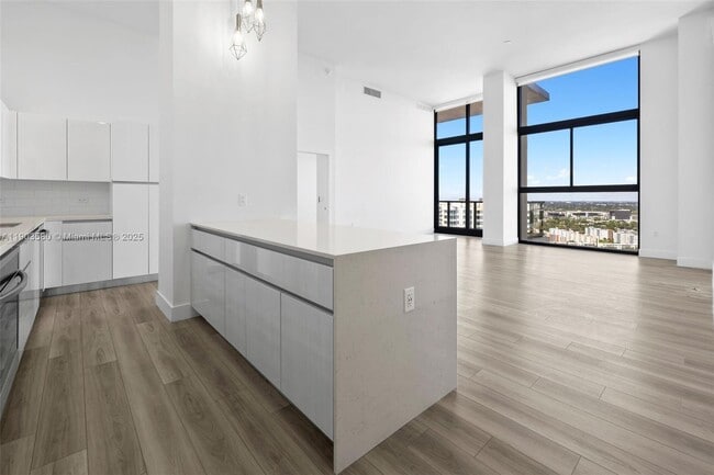 Foto del edificio - 101 Diplomat Pkwy