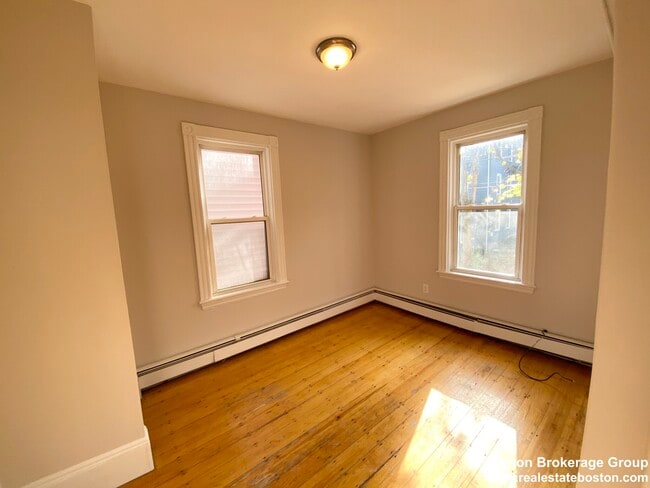 Building Photo - 1574 Tremont St