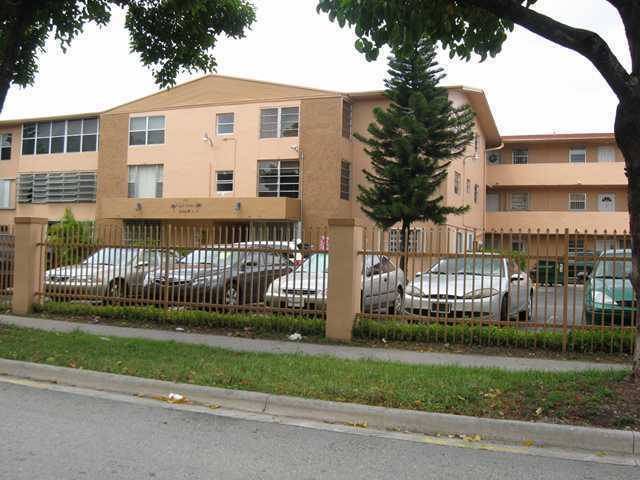 Foto del edificio - 120 Royal Palm Rd