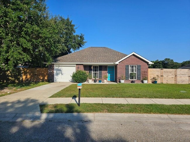 Photo - 303 Twin Lakes Blvd House