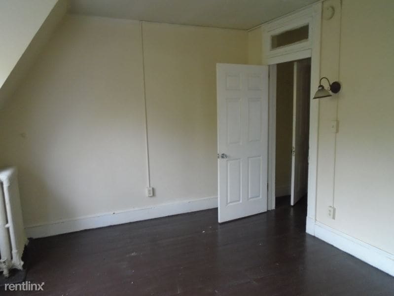 Primary Photo - 1390 Perkiomen Ave