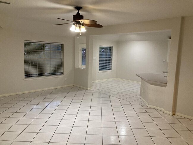 Building Photo - 8634 Westcove Cir