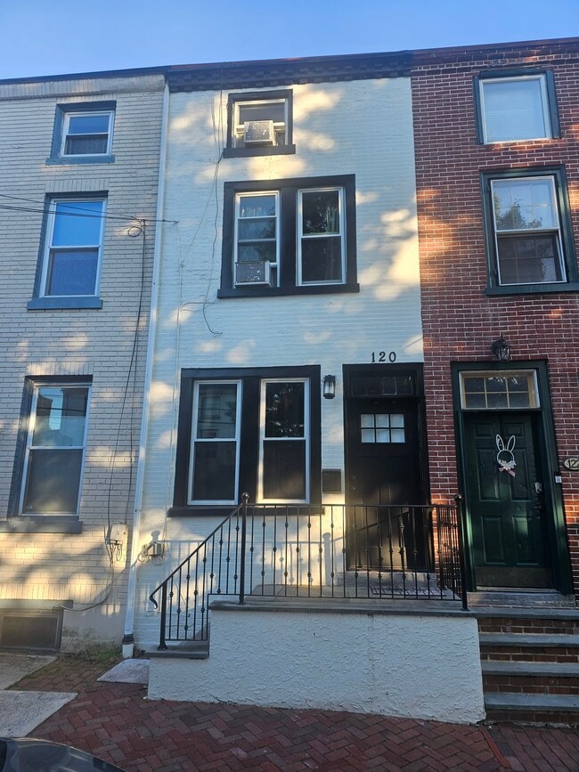 Photo - 120 W Chestnut St (West Chester, PA) Townhome