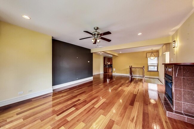 Building Photo - 8147 S Prairie Ave