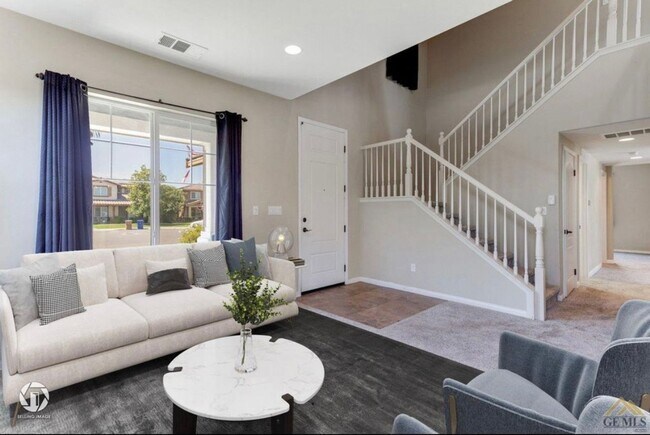 Building Photo - Beautiful Two Story Southwest Home!