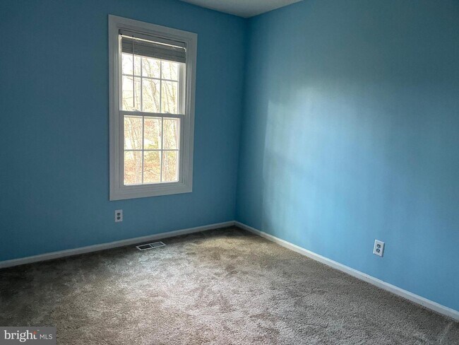 Building Photo - 503 Berkshire Way