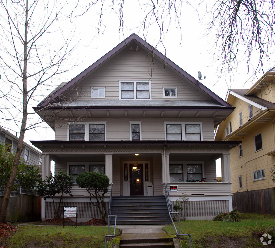 Building Photo - The Summit House