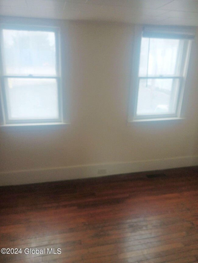 Building Photo - 209 25th St