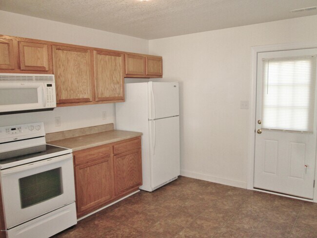 Building Photo - 1008 Springwood Dr
