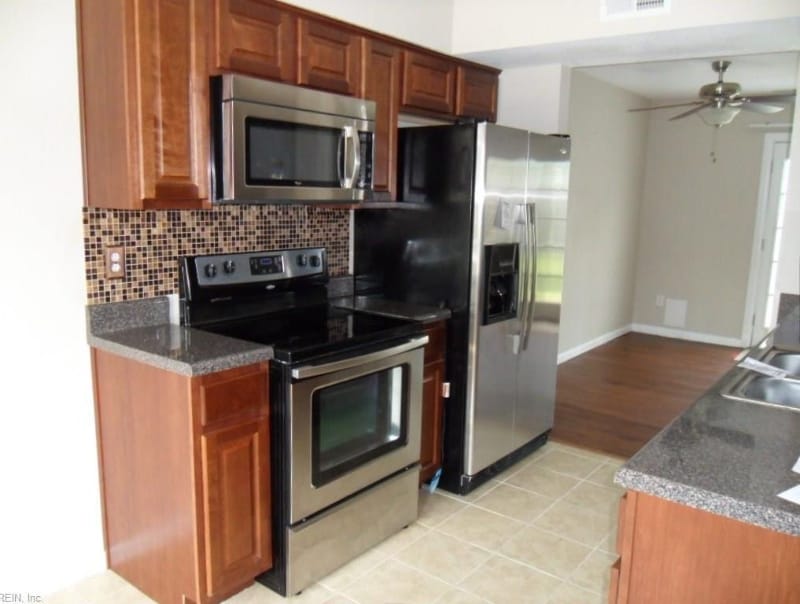 Photo - 1 Pleasant Valley Rd (Virginia Beach, VA)