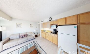 Building Photo - 2440 Kuhio Ave.